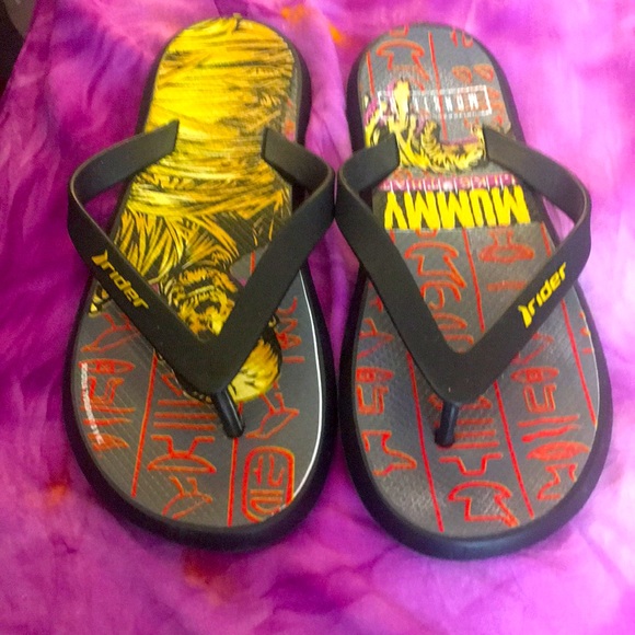 The Mummy ! 👻Hot Topic Limited edition Ryder The Mummy Flip Flop size 9 - Picture 1 of 3